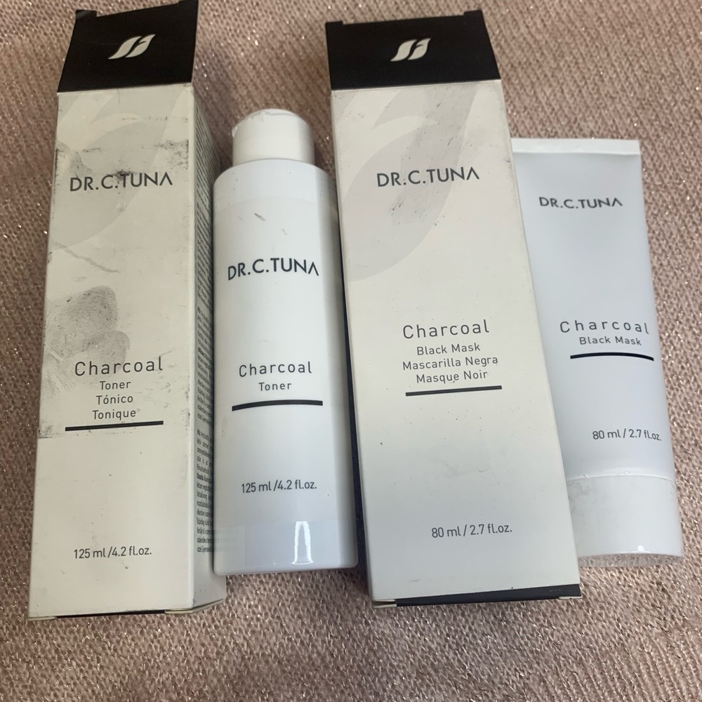 Farmasi Charcoal Toner & Mask Set – White and Black Accents